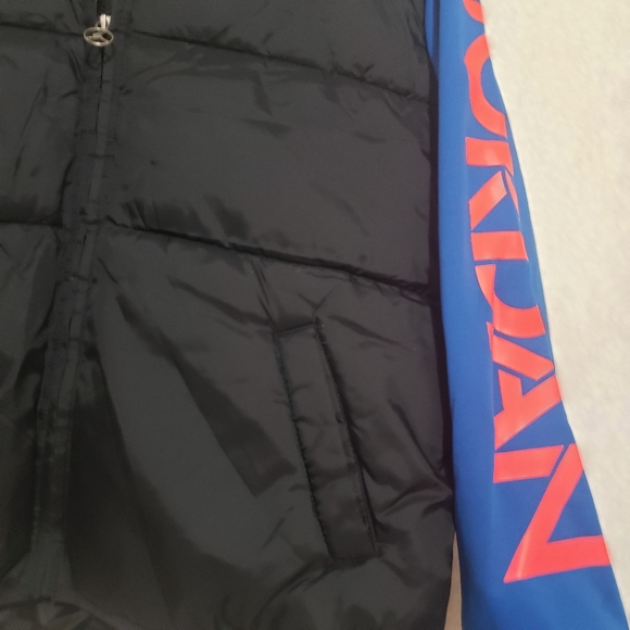 JORDAN YOUTH-13-15 YRS JACKET BLACK-BLUE...SIZE: XL - Picture 7 of 10